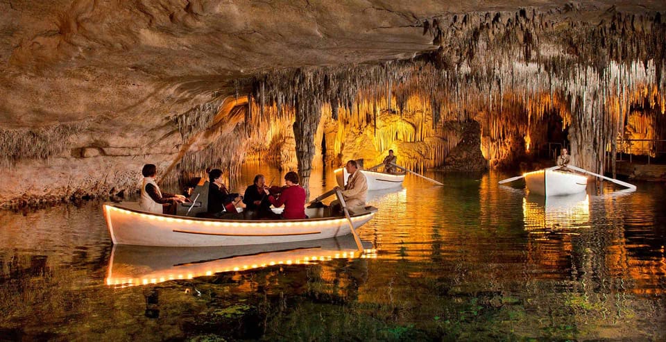 Coves del Drach Cuevas Milenarias & Lago Martel (Porto Cristo)